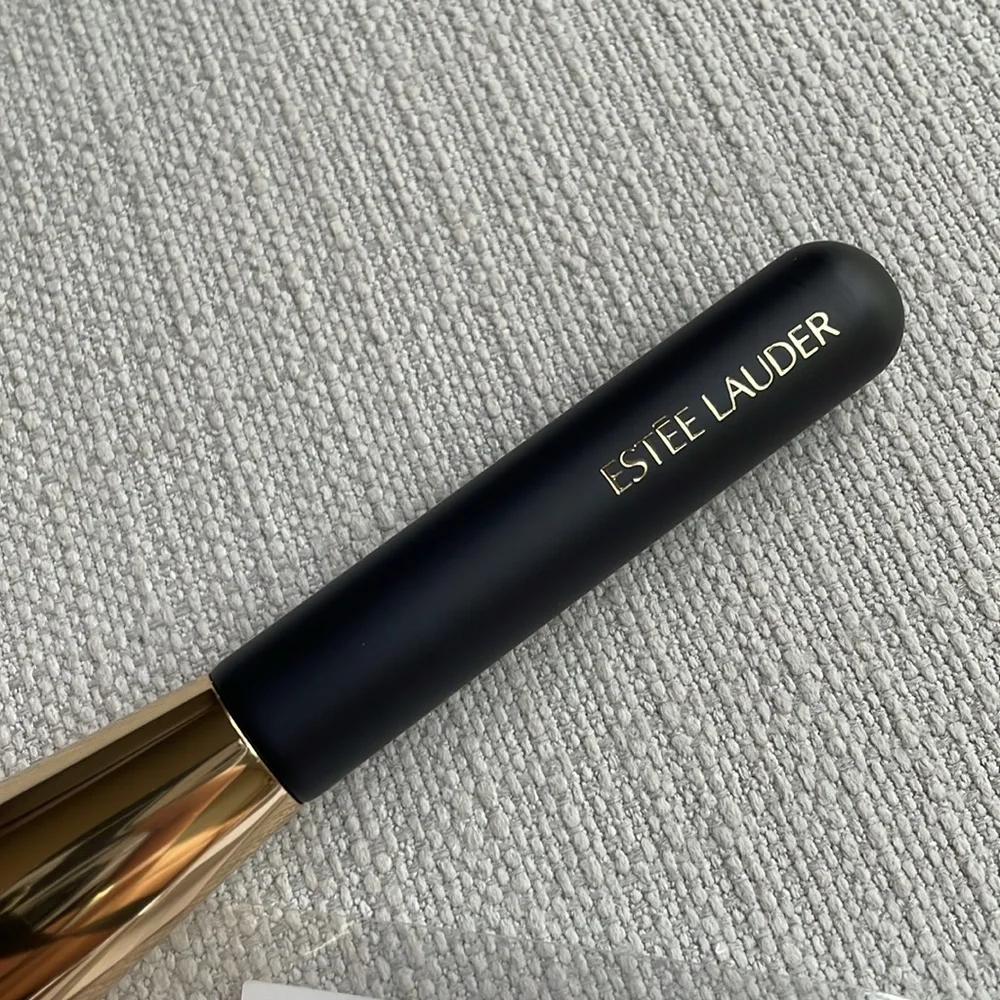 Estee Lauder Foundation Blender Brush - new!